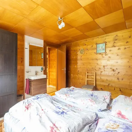 Feriehus Welcoming Holiday In Grund With Garden Saas-Grund