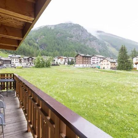 Feriehus Welcoming Holiday In Grund With Garden